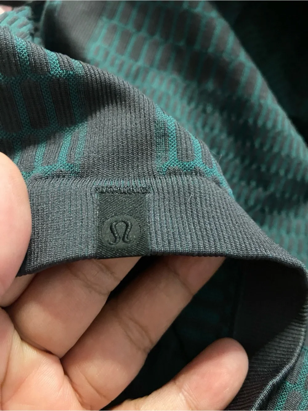LULULEMON Black-Teal Green Active/Thermal Pullover Top